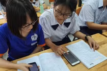 Lợi và hại khi cho học sinh dùng điện thoại