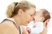 Nhiều bệnh lý khiến trẻ khóc “dạ đề”