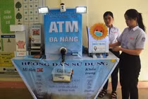 2 học sinh chế tạo ATM phòng dịch được nhận bằng khen từ Bộ trưởng