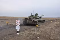 Video: Lính tăng quân khu phía Nam của Nga diễn tập đạn thật