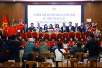 Tuyển nữ Việt Nam được tặng ôtô, xe máy, mỹ phẩm và mỳ gói