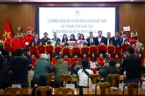 Tuyển nữ Việt Nam được tặng ôtô, xe máy, mỹ phẩm và mỳ gói