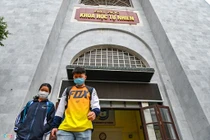 Hàng nghìn sinh viên trở lại trường sau kỳ nghỉ gần 2 tháng