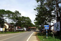 Thành lập một thị trấn thuộc tỉnh Kon Tum và hai phường thuộc tỉnh Nam Định