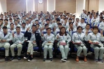 Hàn Quốc khuyến khích lao động bất hợp pháp về nước