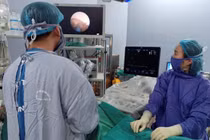 Nội soi tán sỏi niệu quản dưới