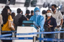 Tìm tài xế chở bệnh nhân Covid-19 người Trung Quốc