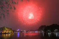 Bộ Y tế: Tết không tổ chức bắn pháo hoa và dừng các lễ hội