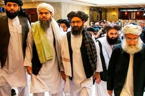 Taliban diễu hành ăn mừng chiến thắng trước Mỹ và chính quyền Kabul