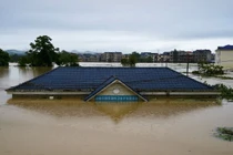 Nhân chứng vụ vỡ đê ở Trung Quốc: Nước ngập đến tầng 2 chỉ trong 30 phút