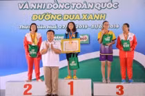 Nữ sinh lớp 7 Hà Nội đoạt giải kép huy chương vàng cuộc thi Bơi cứu đuối học sinh toàn quốc