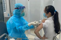 Tiêm mũi thứ ba văcxin ngừa Covid-19 gặp tác dụng phụ gì?