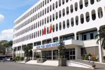 Phi công người Anh mắc Covid-19 có dấu hiệu lâm sàng lạc quan