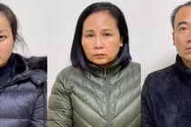 Các bị can Ngô Thị Ngọc Lan (trái), Lê Thị Phi Nga (giữa) và Nguyễn Trung Kiên.