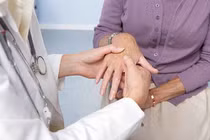 Viêm khớp vảy nến phát hiện sớm, tránh tàn phế