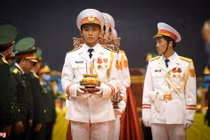 Người dân Quảng Trị tiễn đưa 22 quân nhân Đoàn 337