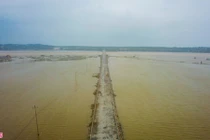 Quốc lộ 49B bong tróc từng mảng lớn