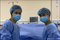 Dương vật tím đen, hoại tử vì tự dùng máy massage, bơm silicon