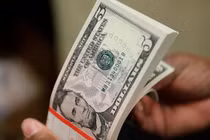 Tỷ giá USD hôm nay 21/1: Ông Trump rời Nhà trắng, USD giảm nhẹ