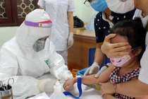 Hà Nội khẩn cấp cách ly gia đình bác sĩ trở về từ Vân Đồn