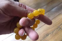 Trò lừa từ vòng tay phong thủy giá bạc triệu