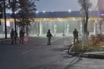 Quân đội Kazakhstan tiến vào thành phố, hàng nghìn nghi can khủng bố bị bắt giữ