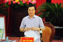 Bí thư Thành ủy Hà Nội Đinh Tiến Dũng khẳng định, việc thực hiện phương án phân 3 vùng từ ngày 6.9 nhằm đáp ứng yêu cầu phòng, chống dịch COVID-19 trên địa bàn Thủ đô. Ảnh: LĐ 