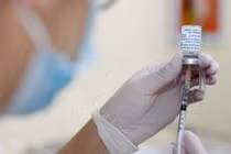 Cà Mau: Tiêm nhầm vắc xin COVID-19 cho bé 8 tháng tuổi