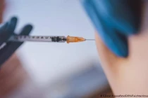 Tiêm ít nhất 87 mũi vắc xin COVID-19 để bán thẻ tiêm