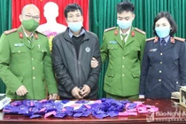 Đối tượng Lê Văn Bốn cùng tang vật bị thu giữ.