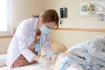 Chăm sóc người bị loét vùng cùng cụt tại nhà