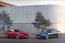 Jaguar XE có thêm tùy chọn hệ thống truyền động lai điện và các công nghệ kết nối mới