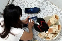 Loại bỏ ngứa, hôi chân, nấm mốc từ giầy