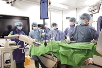 Đặt stent cứu bệnh nhân lóc tách động mạch chủ typ B