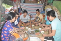 29.000 lao động tự do ở Hà Nội nhận quyết định hỗ trợ hơn 43,4 tỉ đồng