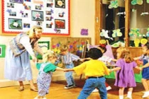 Giám sát trẻ nhỏ và người già tự động