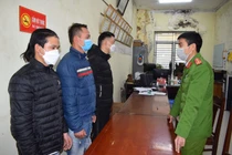 Các đối tượng tại cơ quan công an.