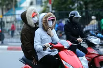 Trong ngày 15/2, nhiệt độ tăng nhẹ ở các tỉnh, thành miền Bắc, nhưng trời vẫn mưa rét, vùng núi rét đậm. 