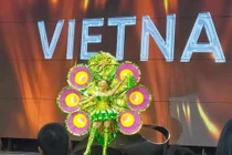 Lộ quốc phục "bánh tét" thi Miss Universe 2021 của Kim Duyên