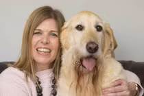 Chú chó kì lạ có râu như tài tử nổi tiếng Hollywood