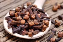 Đinh hương chữa chân tay lạnh