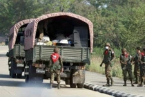 Video xung đột giữa những người biểu tình và an ninh Myanmar