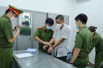 Đối tượng Đặng Văn Chuyền bị công an bắt tạm giam.