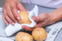 Tích trữ khoai tây đúng cách để tránh độc tố