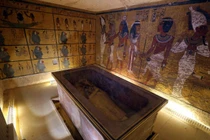 Những căn phòng chất đầy kho báu của vua Tut