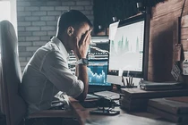 Lạm dụng máy tính, điện thoại dễ dẫn đến hội chứng thị giác 