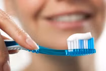 Hỏng răng vì kem đánh răng