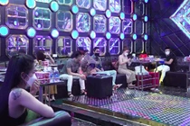 Quảng Nam: “Bay lắc” trong quán karaoke, 26 đối tượng bị khởi tố, bắt giam.