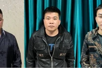 Các đối tượng từ trái qua: Nguyễn Văn Ngọc, Đặng Văn Sĩ và Phạm Văn Công tại cơ quan công an.