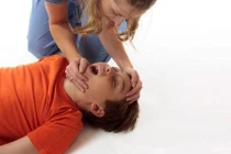 Lo lắng vì con có tiền sử co giật khi sốt